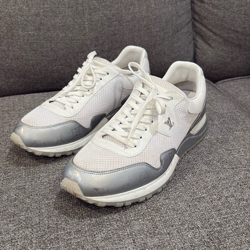 Louis Vuitton Sneakers, Men’s size 8.5 (I wear a 10.5 but this is a 8.5 in LV)